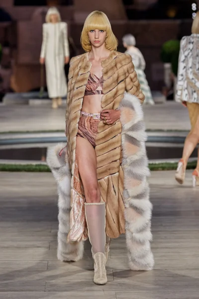 Look 7